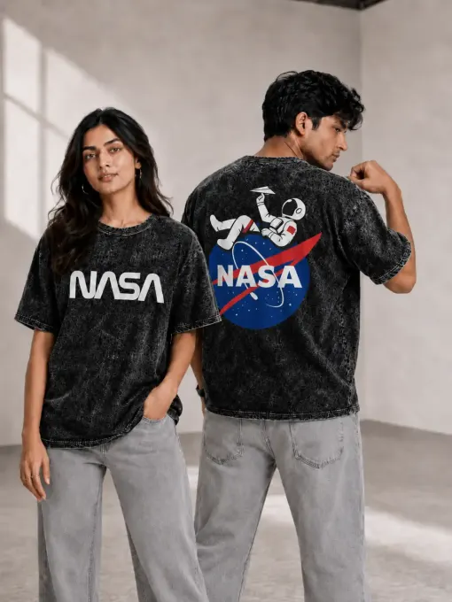 Unisex oversize acid-washed t-shirt with NASA astronaut graphic in relaxed streetwear fit