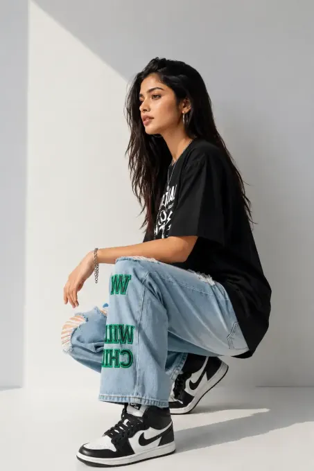 Oversized Supima cotton t-shirt featuring a virtual reality ape graphic